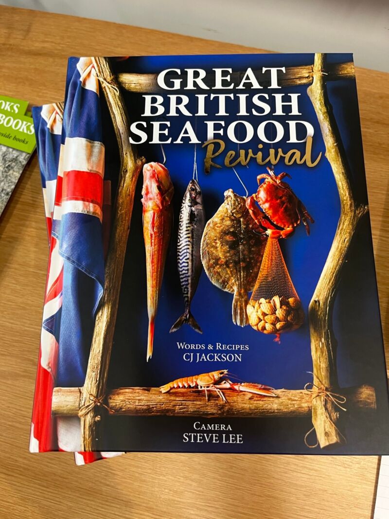 Image for the Tweet beginning: October is #NationalSeafoodMonth! What better