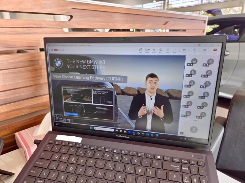 Image for the Tweet beginning: 710 attendees. 9.6/10 rating. Outstanding